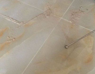 班玛瓷砖空鼓维修公司分享粘合剂选择不当在瓷砖铺贴过程中可能导致以下问题